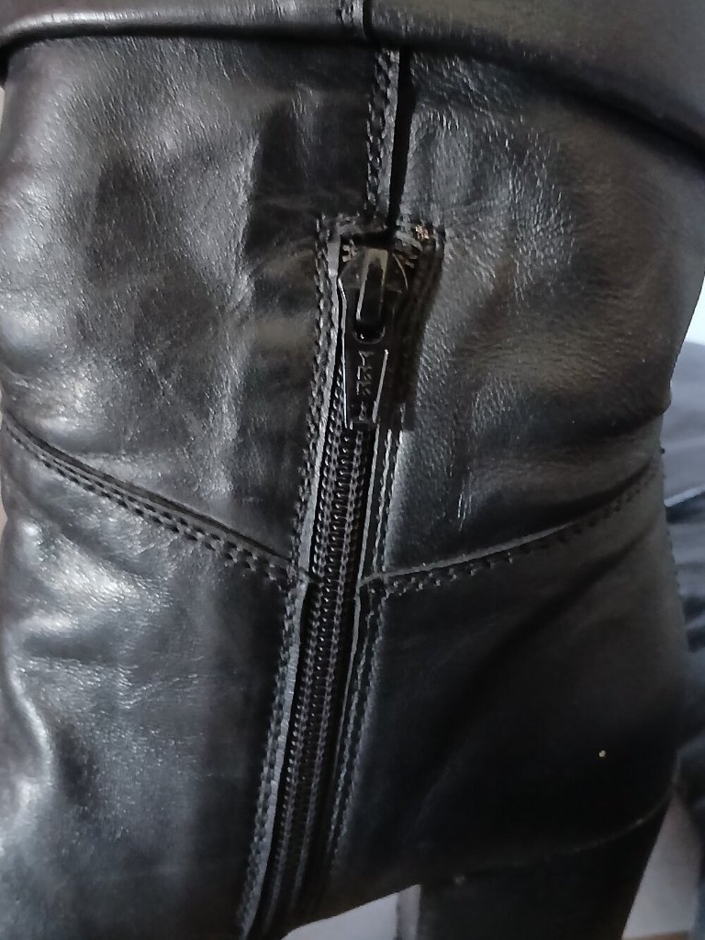 Mid-calf Heeled Leather Boots